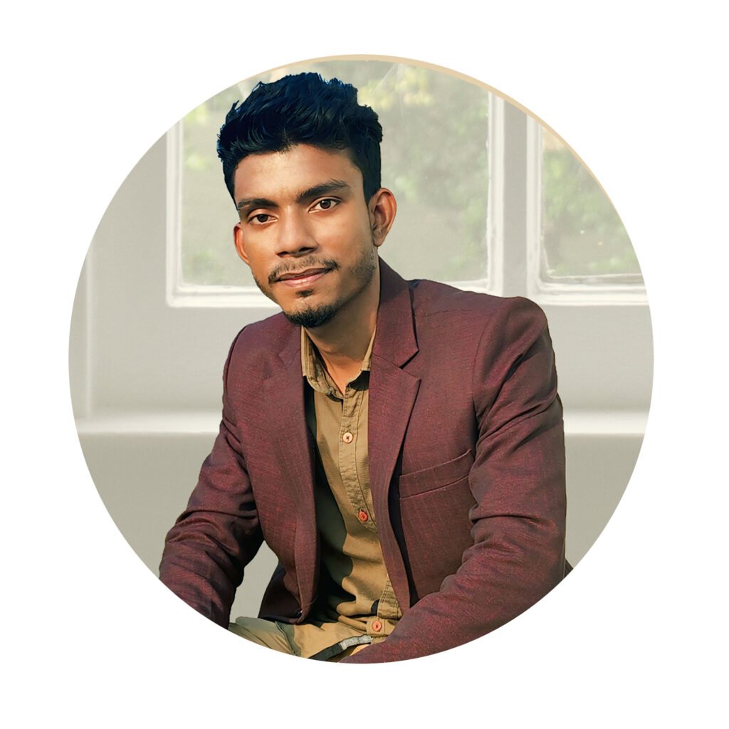 A blog writer for How to Handle Cat Biting: Safe and Correct Responses